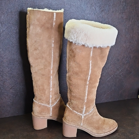 UGG Shoes - UGG Kasen tall Tan Suede Boots with White Fur Trim size 6